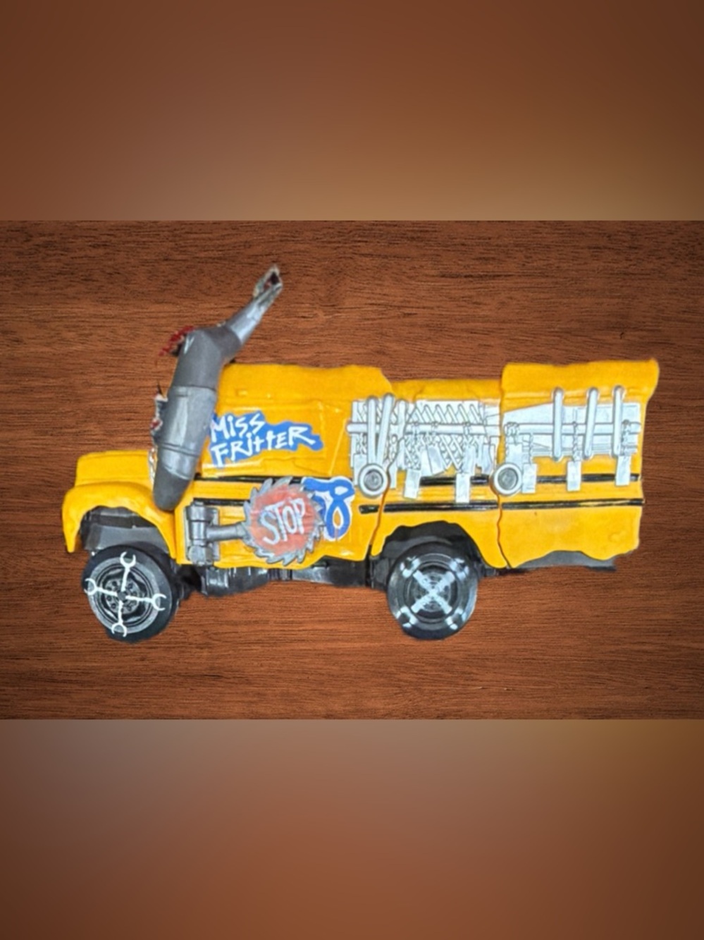 DISNEY PIXAR CARS 3 MISS FRITTER 58 DIECAST YELLOW BUS DELUXE VEHICLE CRUNCH & C